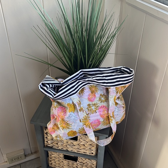 🍍🌸Foldable lined tote - Picture 4 of 9